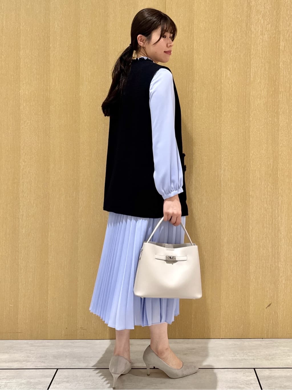 nanaさんの「UNTITLED｜【オンオフ使える】スラブツイード ジレ」を使ったコーディネート