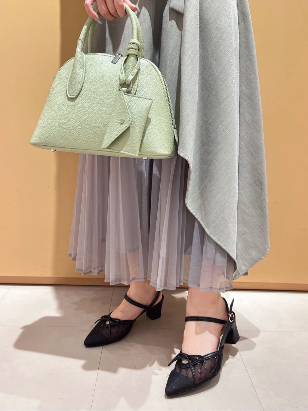 このかさんの「ESPERANZA｜チュールリボンバックストラップパンプス」を使ったコーディネート