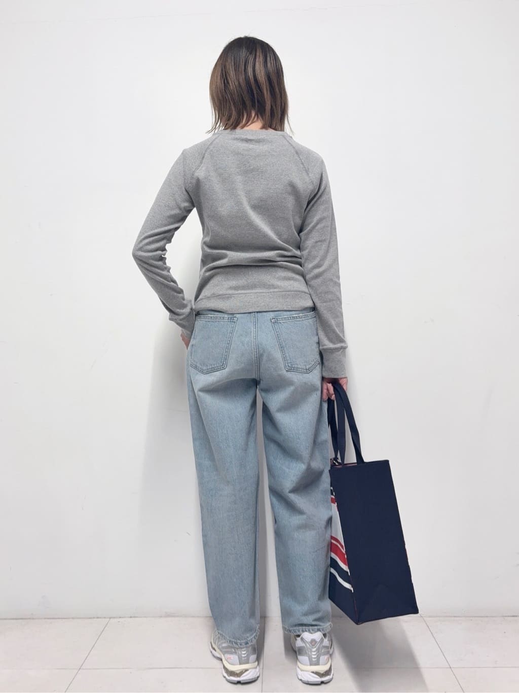 Nishijimaさんの「DRESSTERIOR｜RED CARD TOKYO（レッドカードトーキョー）JAZZルーズテーパードデニムパンツ」を使ったコーディネート