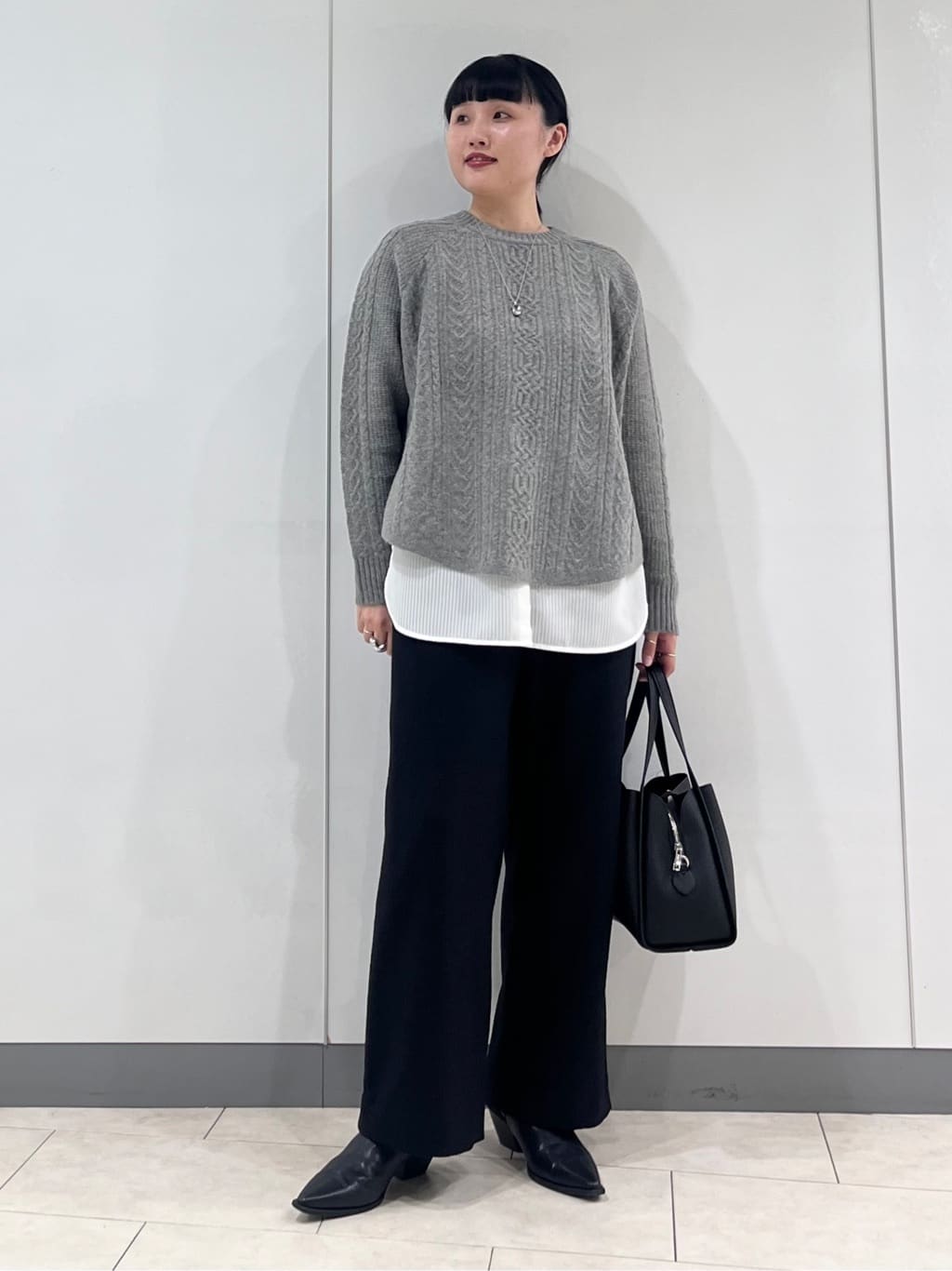 hasuさんの「INDIVI｜【軽量／ウール混】ライトフォルム ロングコート」を使ったコーディネート
