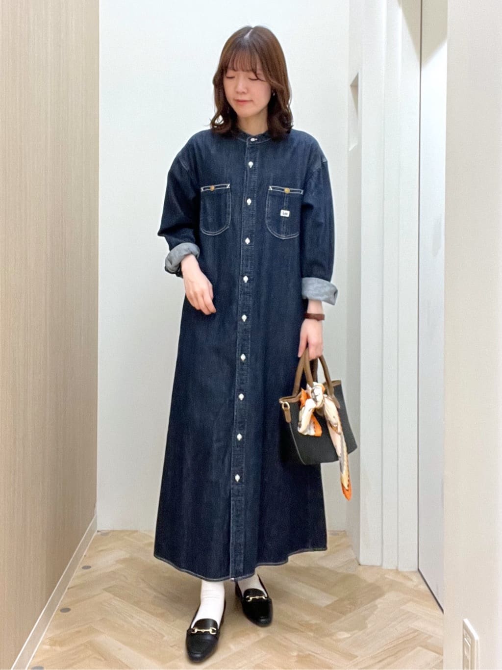  おまつさんの「grove｜【Lee&times;grove別注】LOCO FLARE DRESS」を使ったコーディネート