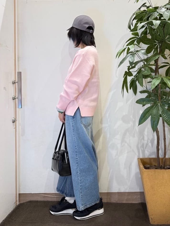 misakiさんの「SHOO･LA･RUE｜【洗濯機可/S-LL/インしなくても着られる】1枚で決まる　レイヤード風スウェットライクニット」を使ったコーディネート