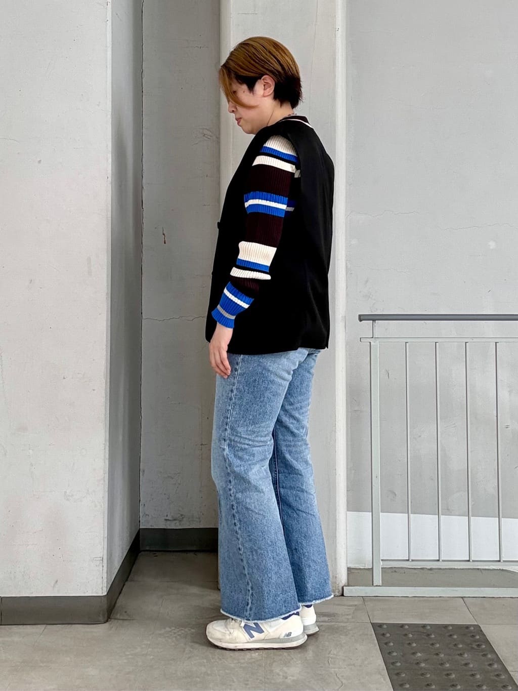 aiさんの「THE SHOP TK｜【通勤にもカジュアルにも】CAVIAN ジレ/セットアップ可」を使ったコーディネート