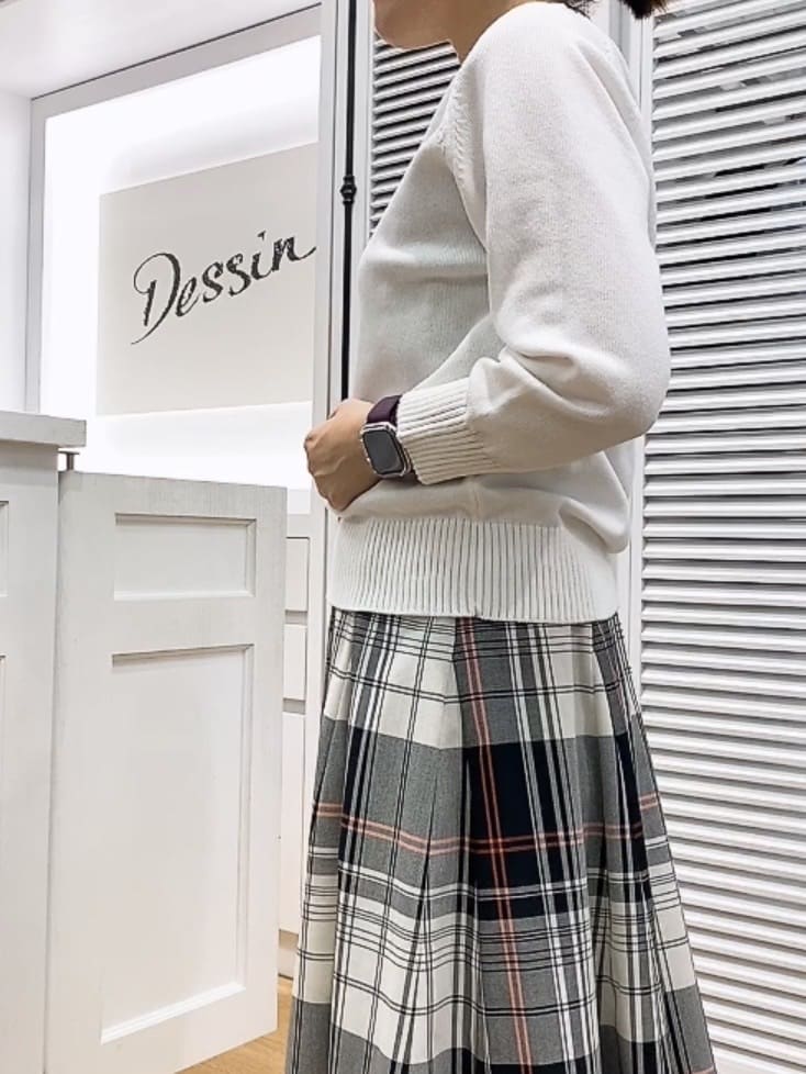 Hamaさんの「Dessin｜【洗える】コットンVネックニット」を使ったコーディネート