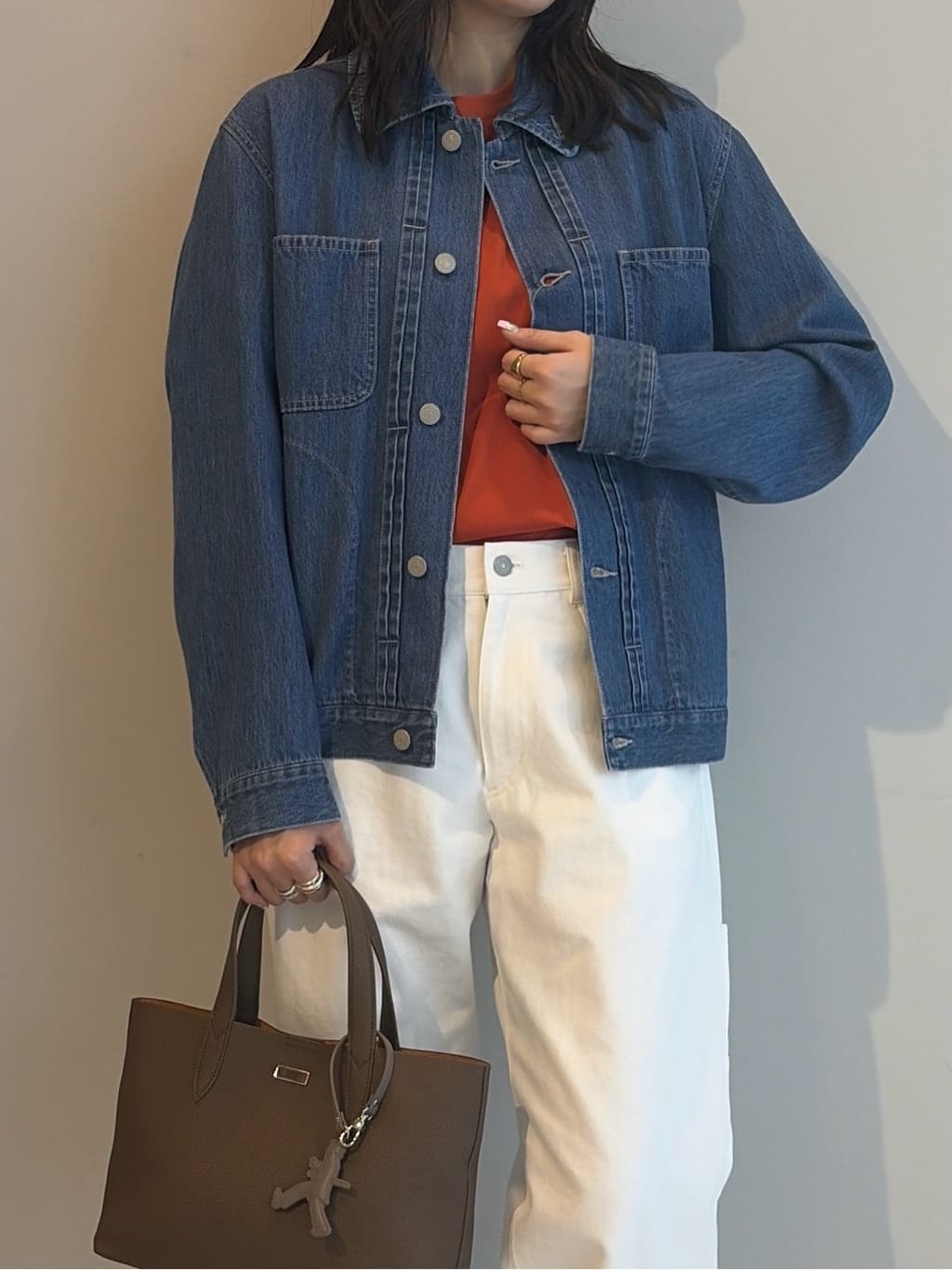 Akutagawaさんの「TAKEO KIKUCHI｜ワンストローク刺繍 半袖 Tシャツ」を使ったコーディネート
