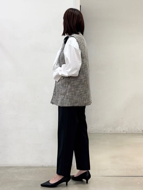 fujiさんの「THE SHOP TK｜【フォーマルにもカジュアルにも】ツイードジレ」を使ったコーディネート