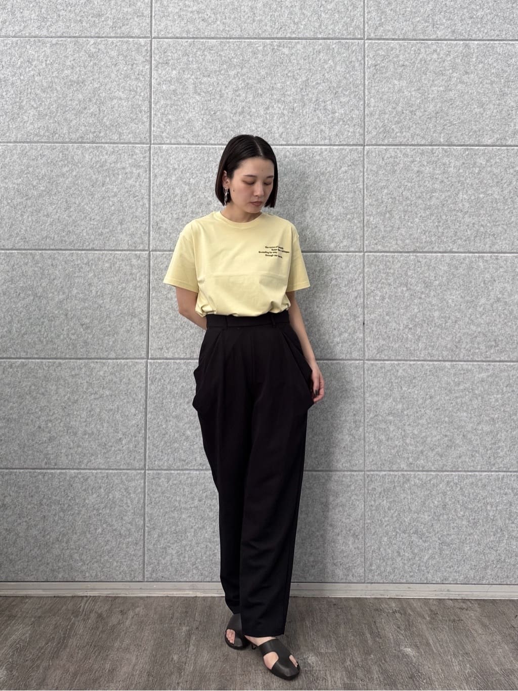 ayanoさんの「INDIVI｜クルーネック刺繍Tシャツ」を使ったコーディネート