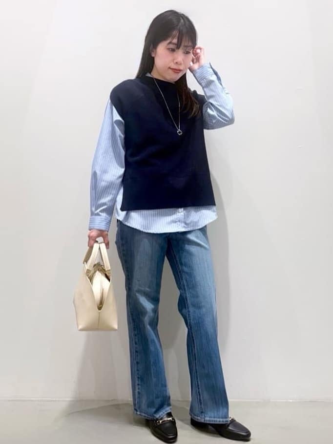 ＷＡさんの「grove｜【撥水／シルエット2WAY】羽織るだけでサマになる、スタンドネックテントラインコート」を使ったコーディネート
