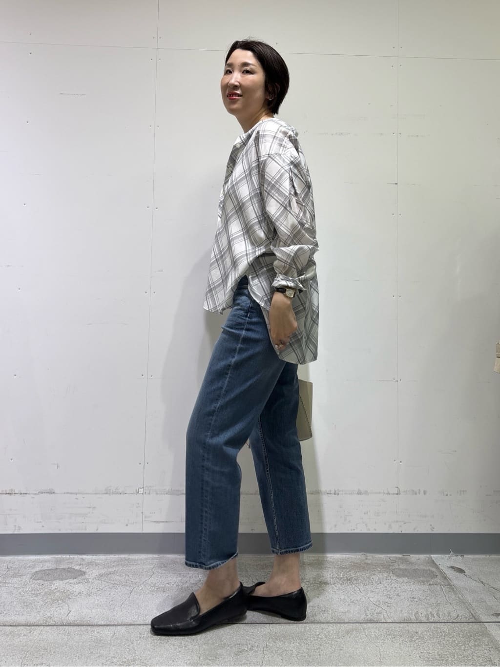 yuriさんの「INDIVI｜【褒められデニム】スリムストレート デニムパンツ」を使ったコーディネート