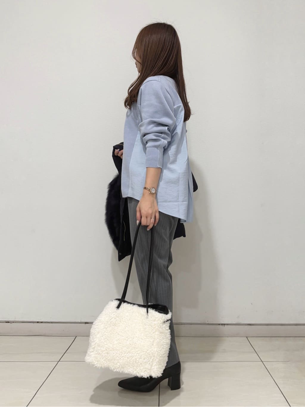 kahoさんの「INDIVI｜【洗える／選べる8色】トーンアップニット」を使ったコーディネート
