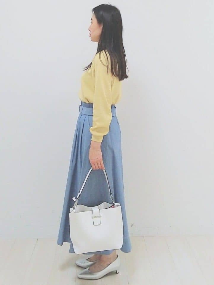 SANAさんの「Reflect｜チェーンデザインスクエアスカーフ」を使ったコーディネート
