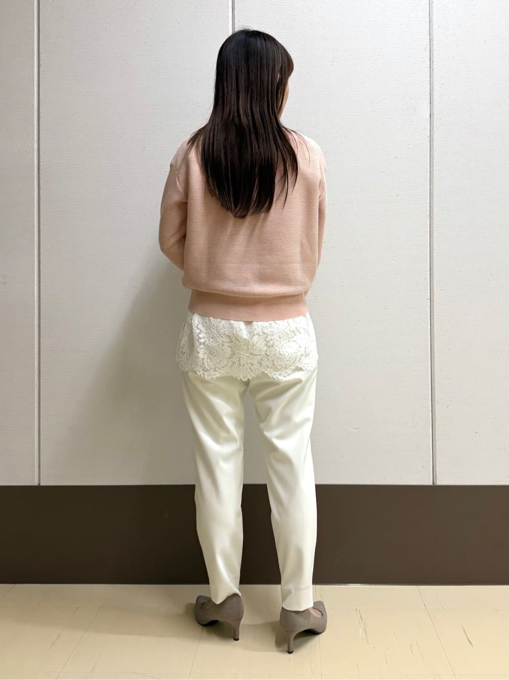 mamiさんの「INDIVI｜【洗える／レイヤードにおすすめ】レース切り替えカットソー」を使ったコーディネート