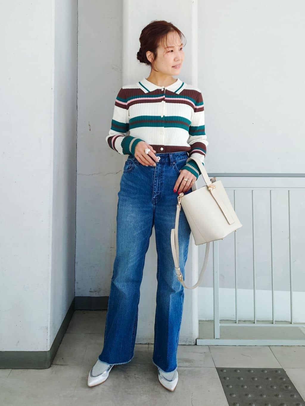 maruさんの「THE SHOP TK｜衿付マルチボーダーニット」を使ったコーディネート