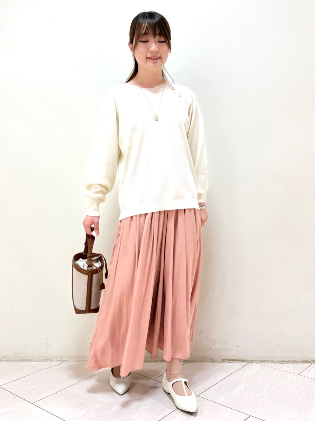 mikiさんの「Reflect｜【ゆったり着られる◎】ラグランスリーブニット」を使ったコーディネート