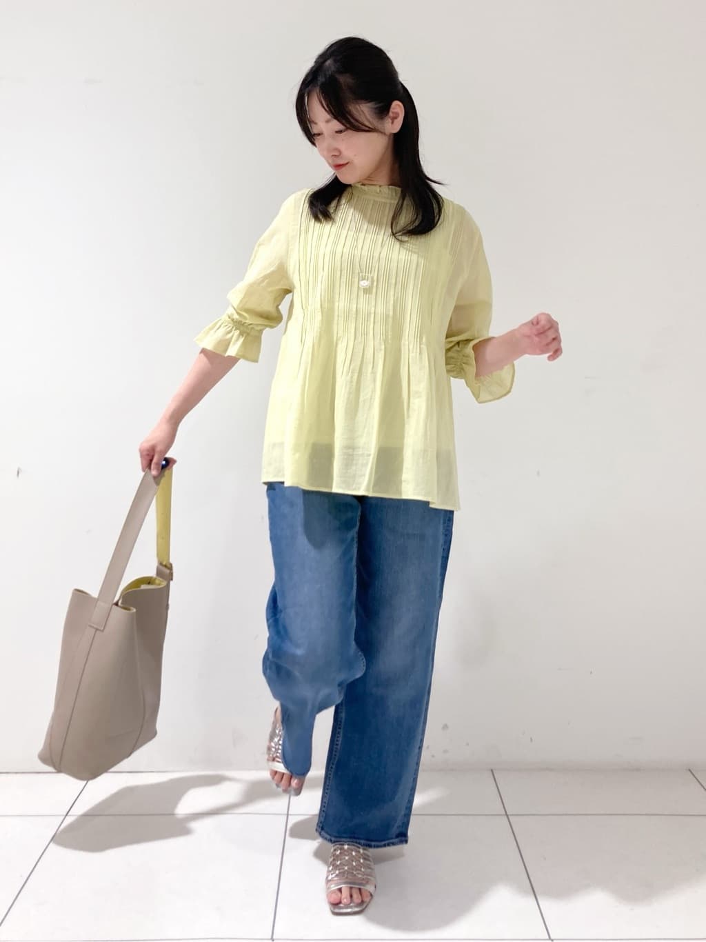 momokoさんの「INDIVI｜【洗える/コットン】ピンタックシアーブラウス」を使ったコーディネート