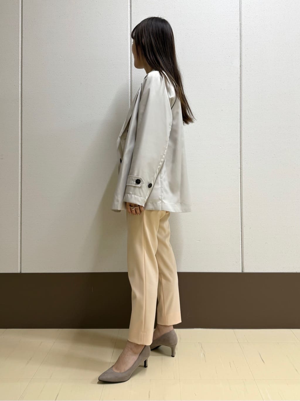 mamiさんの「INDIVI｜【洗える】ラッフルサテンブラウス」を使ったコーディネート
