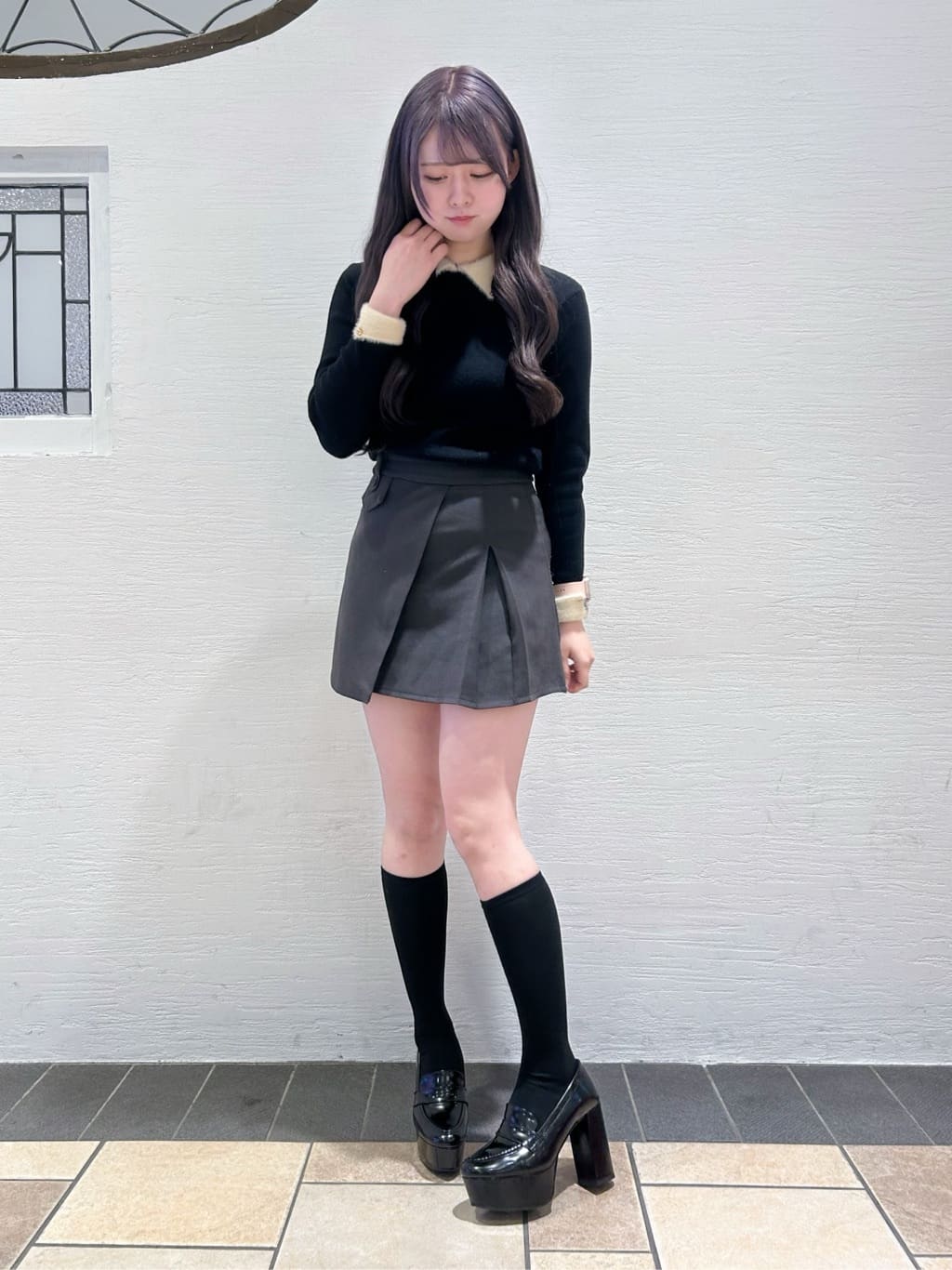 ゆうりさんの「ESPERANZA｜【ラク盛り/ローファー】リピーター続出／脚長美脚 厚底ローファー」を使ったコーディネート