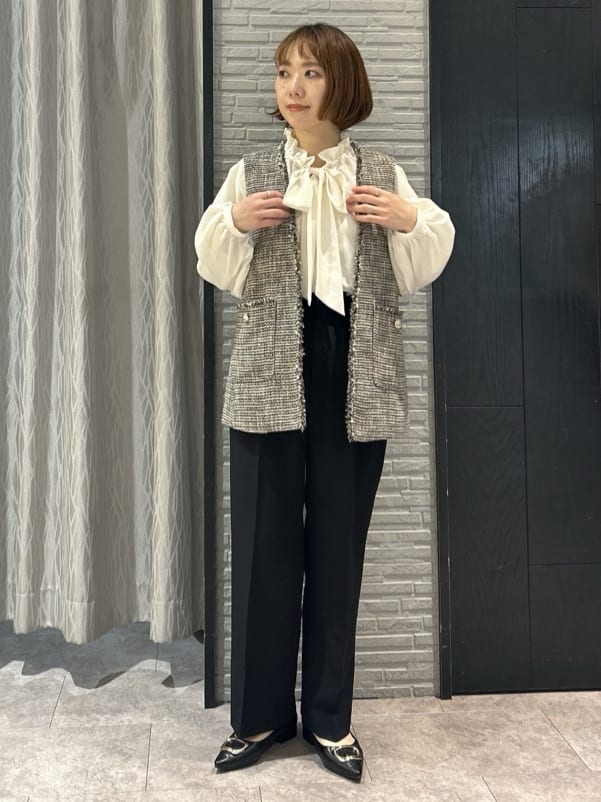 ga_riさんの「THE SHOP TK｜【フォーマルにもカジュアルにも】ツイードジレ」を使ったコーディネート