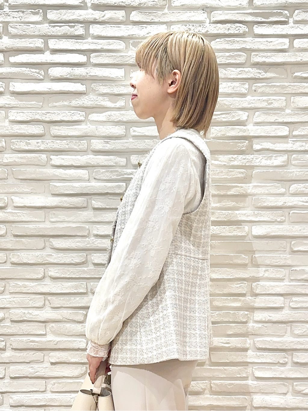 Hana...eさんの「index｜ファンシーツイードペプラムジレ【洗える】」を使ったコーディネート