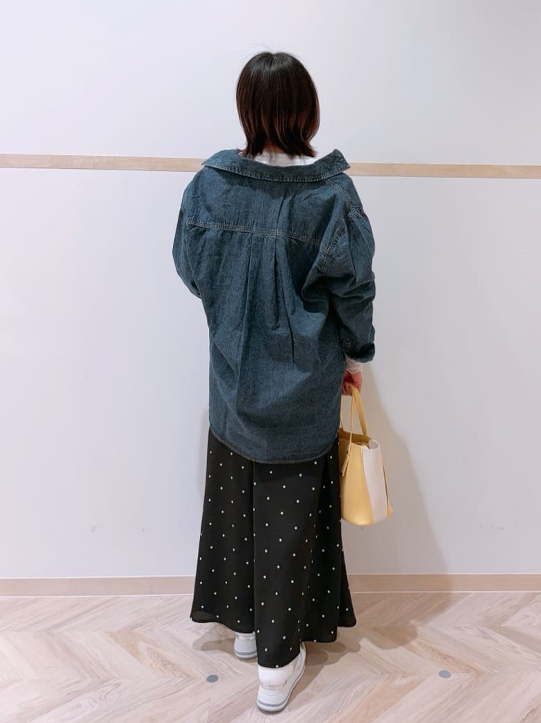 だいちゃさんの「SHOO･LA･RUE｜ヒールアップスニーカー」を使ったコーディネート