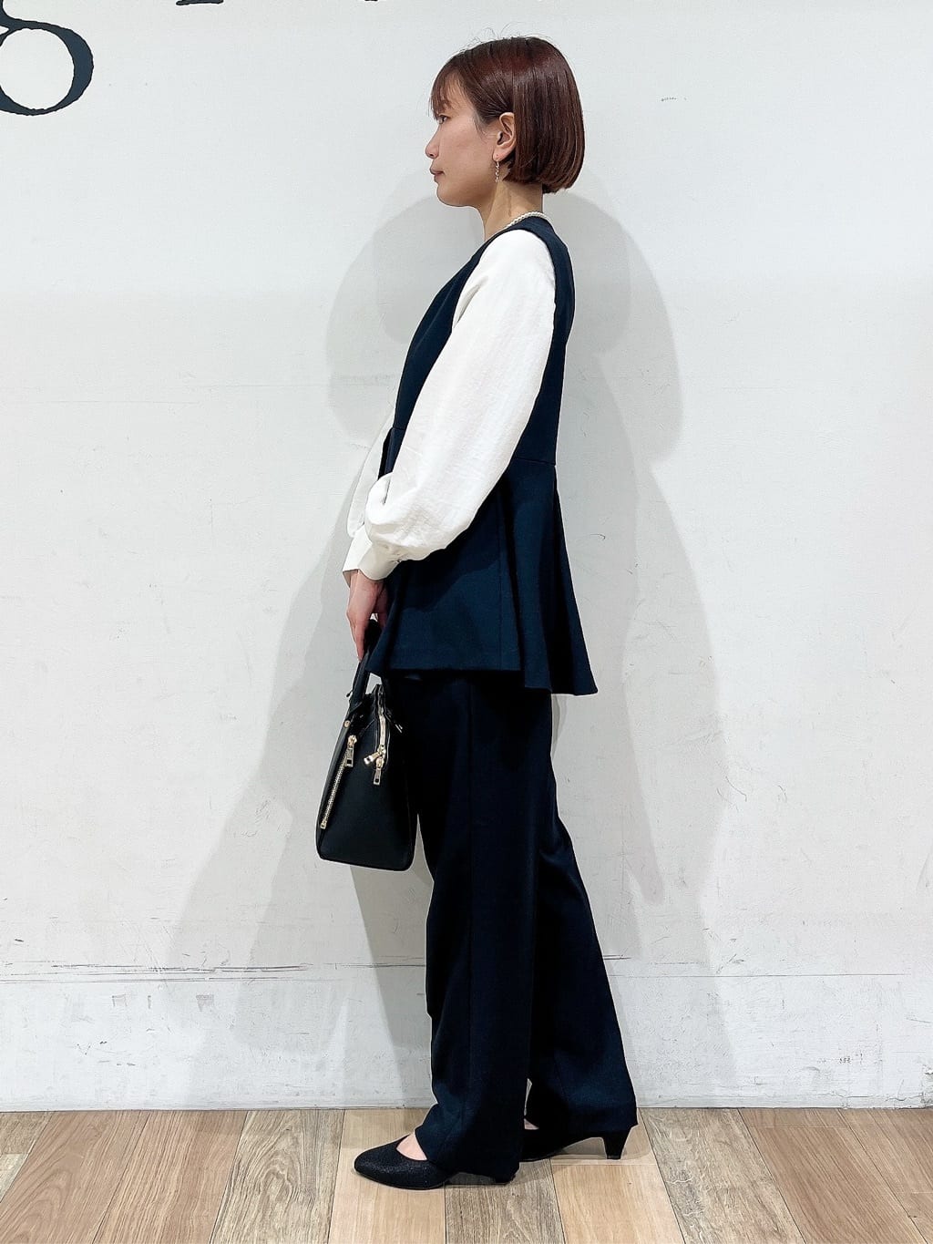 山さんさんの「grove｜【マシンウォッシュ/防シワ】袖ドッキングペプラムブラウス【着回しカセット】」を使ったコーディネート