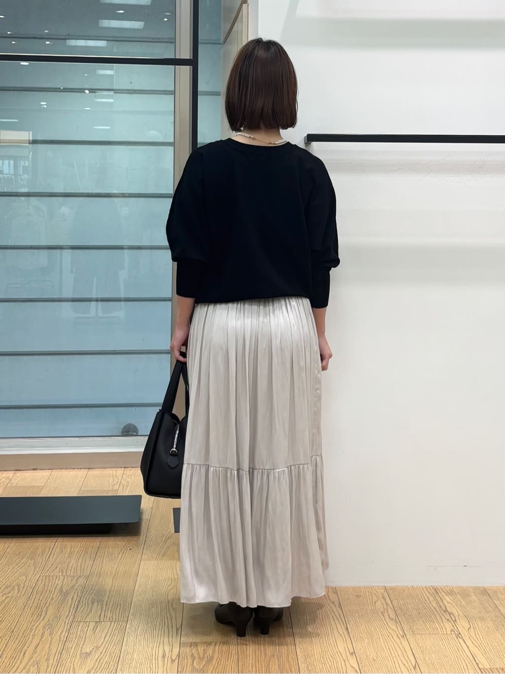 asamiさんの「INDIVI｜【洗える／前後2WAY／アンサンブル可能】ドルマンスリーブカーディガン」を使ったコーディネート