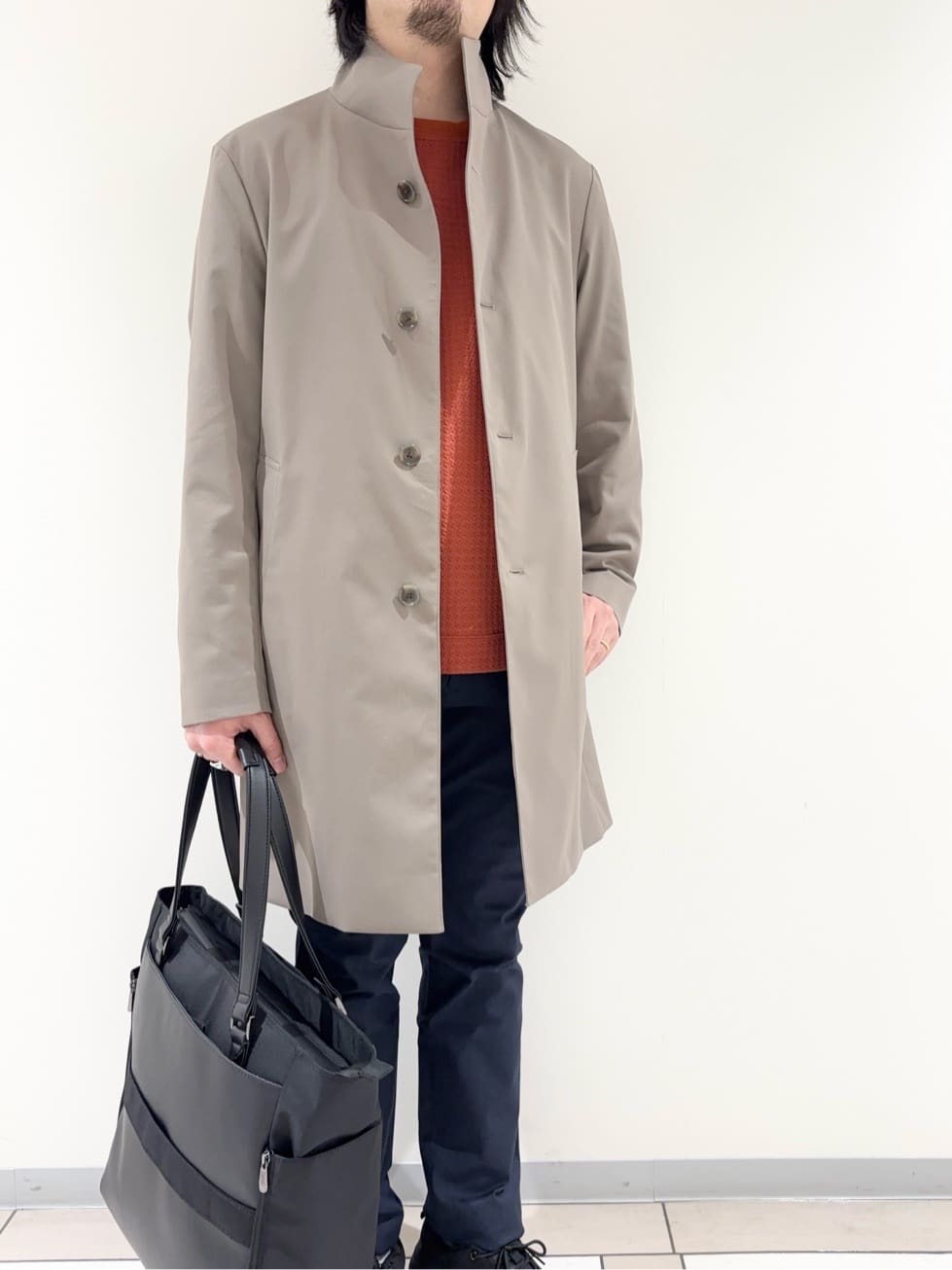 及川さんの「TAKEO KIKUCHI｜撥水ツイル スタンドカラー コート」を使ったコーディネート