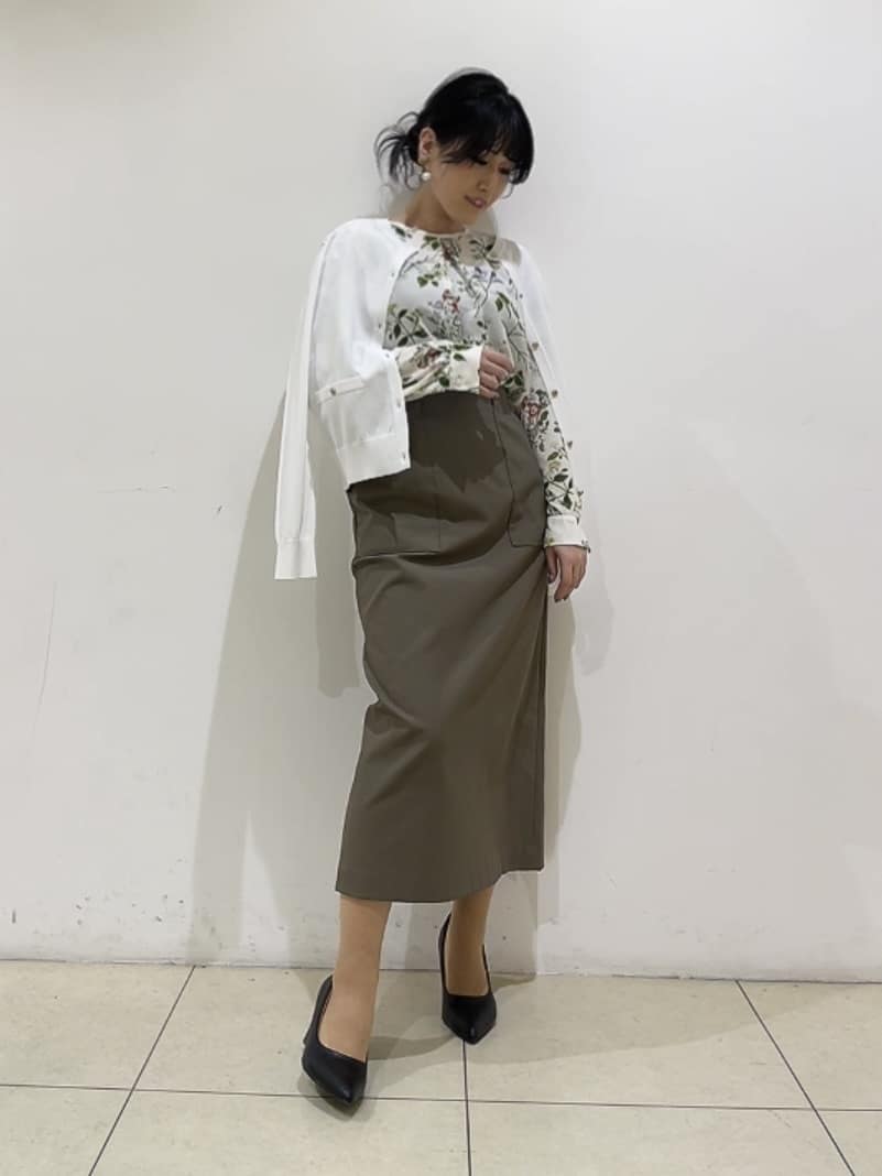 watanabeさんの「UNTITLED｜◆【アンサンブル可/洗える】クルーネックニットカーディガン」を使ったコーディネート