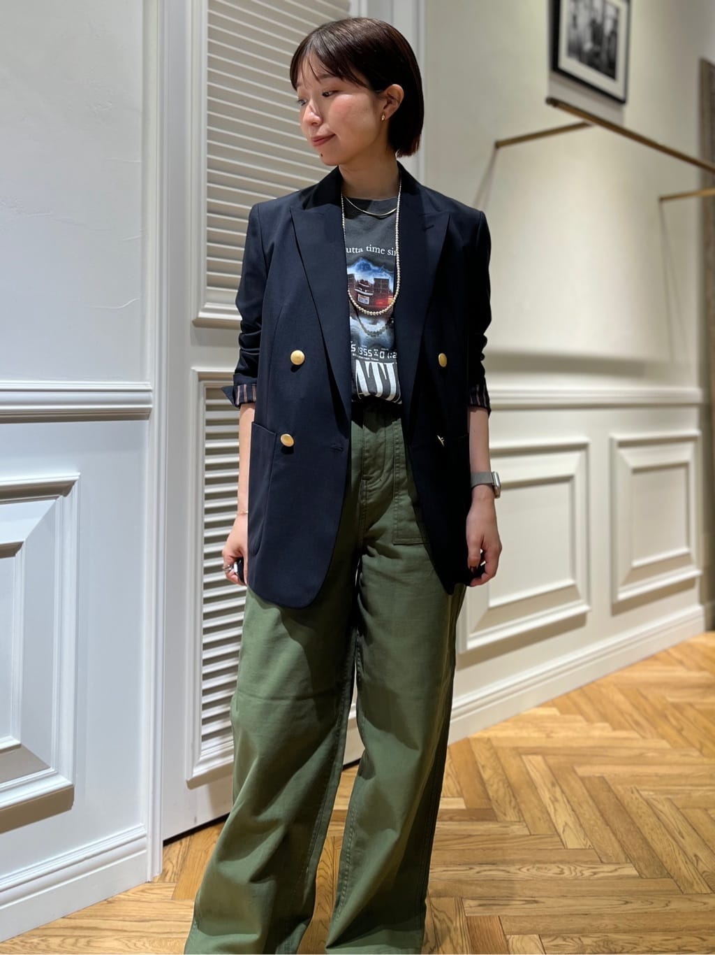 つじ まこさんの「DRESSTERIOR｜コンフォート ダブルブレザー」を使ったコーディネート
