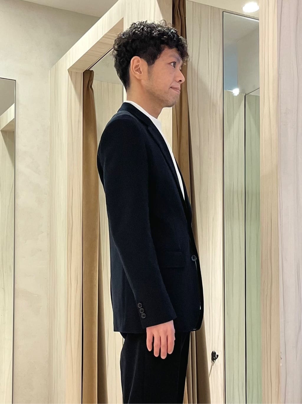 URAさんの「TAKEO KIKUCHI｜撥水ツイル スタンドカラー コート」を使ったコーディネート