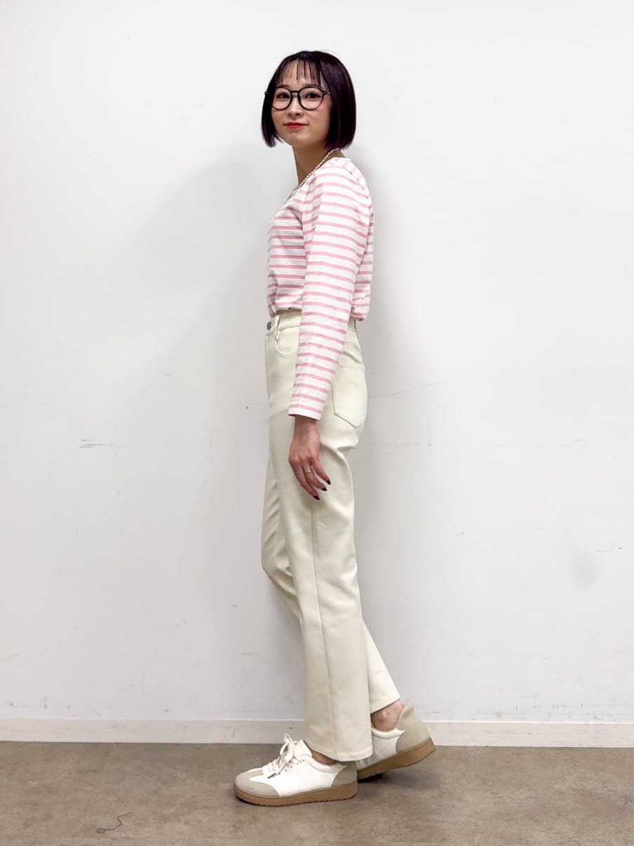 𝐜𝐡𝐢𝐤𝐚さんの「SHOO･LA･RUE｜【S-LL/洗濯機可】着こなしいろいろ 首元すっきりボートネック ボーダーロンT」を使ったコーディネート