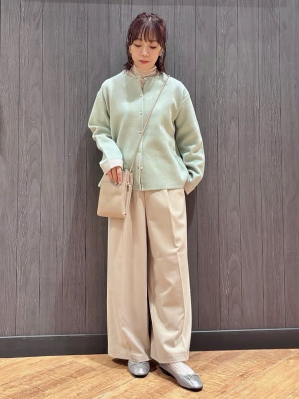 meiさんの「SHOO･LA･RUE｜【洗濯機可/S-LL】品良くきまる 配色カーディガン」を使ったコーディネート