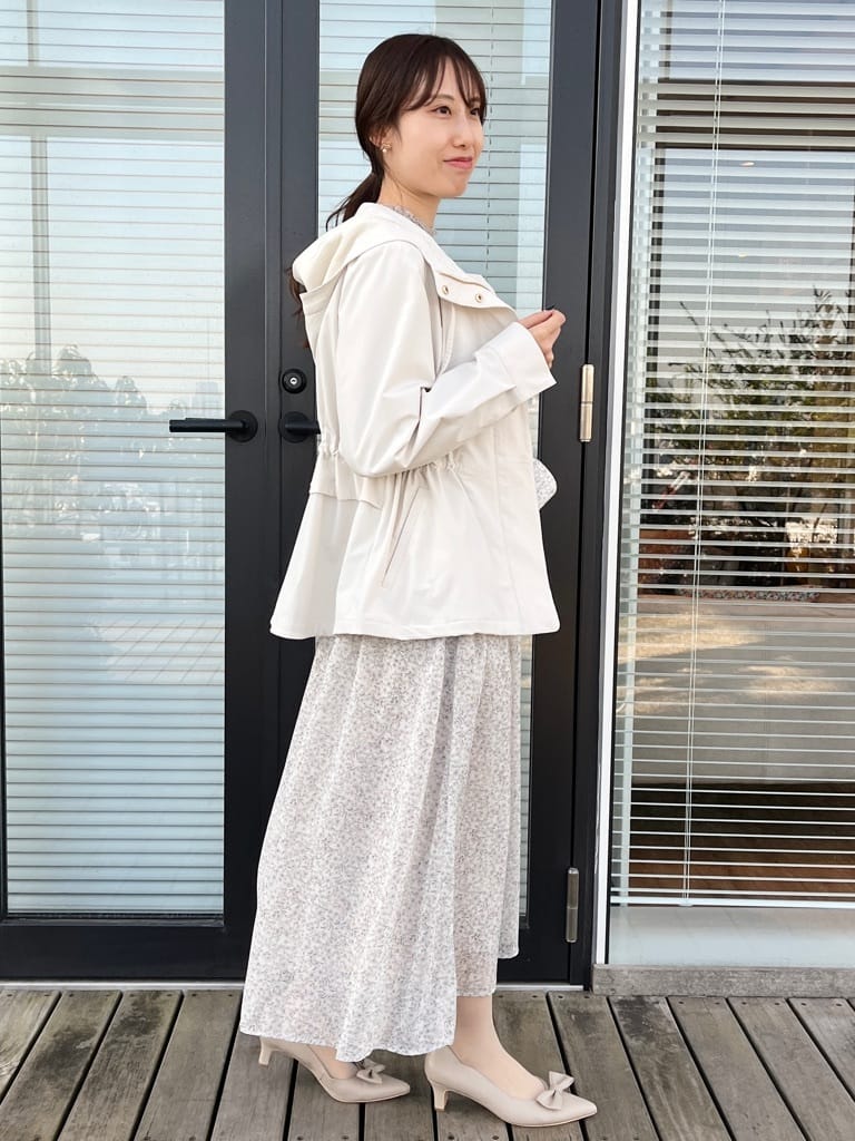 はばさんの「Couture brooch｜【洗える・着映え】楊柳小花シャーリングワンピース」を使ったコーディネート