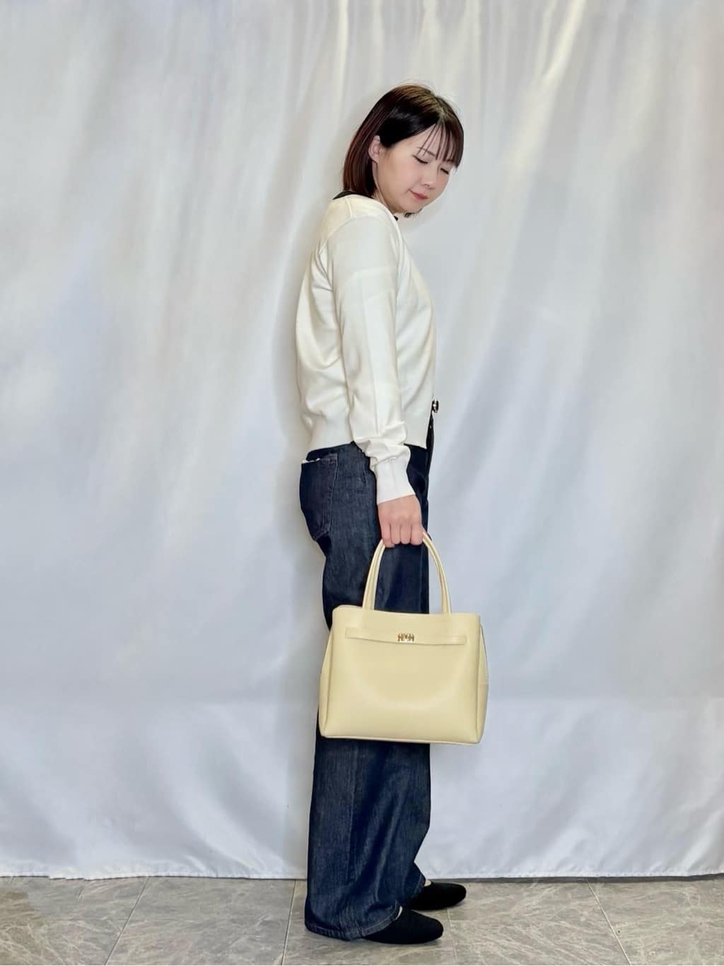 ネリさんの「SHOO･LA･RUE｜【SHOO・LA・RUE DENIM/SS-LL】程よい厚みの ストレートデニムパンツ（10.5オン」を使ったコーディネート