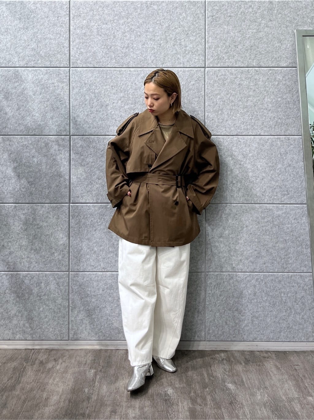 Harukaさんの「INDIVI｜【撥水】ボンディングショートトレンチ」を使ったコーディネート