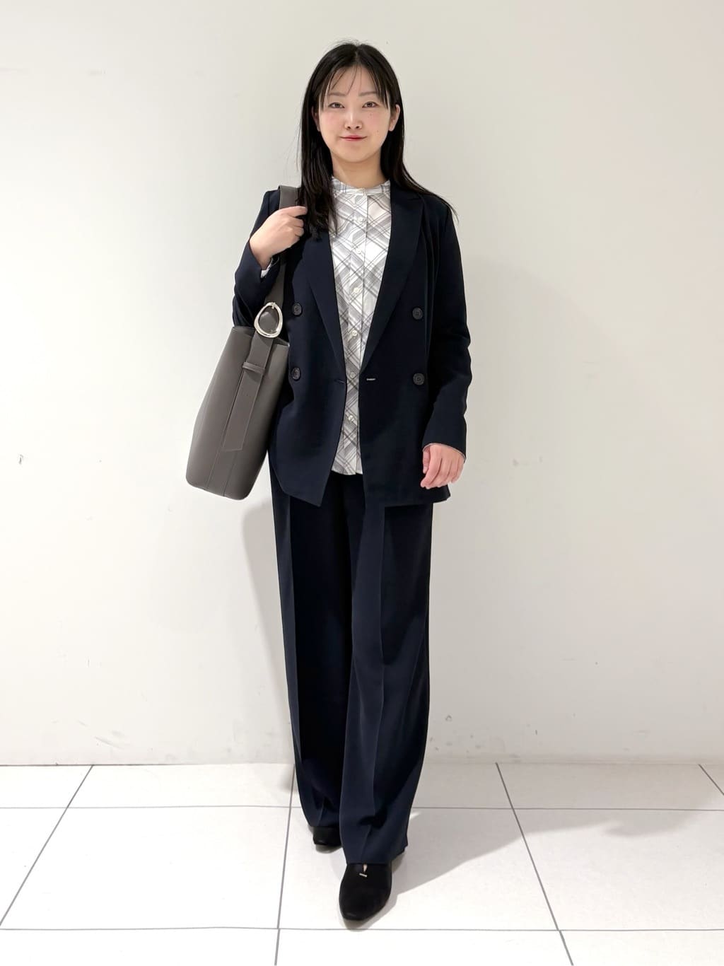 momokoさんの「INDIVI｜【洗える／多機能／SETUP可】着る日傘ダブルジャケット」を使ったコーディネート