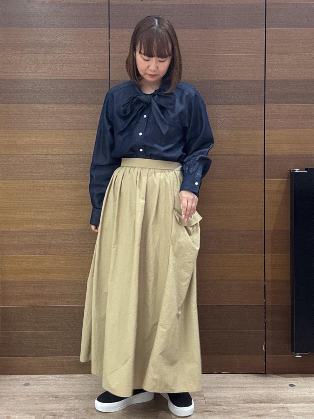 yumeさんの「OPAQUE.CLIP｜セルロース混デニムボウタイブラウス【洗濯機OK】」を使ったコーディネート
