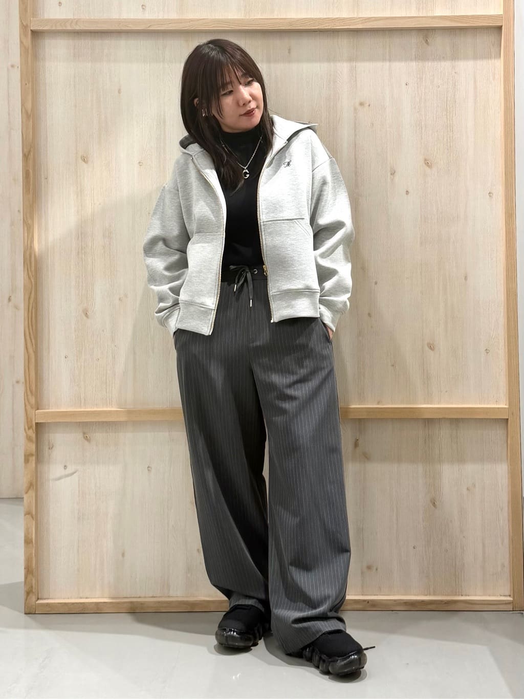 nanaさんの「THE SHOP TK｜ダンボールジップパーカ」を使ったコーディネート