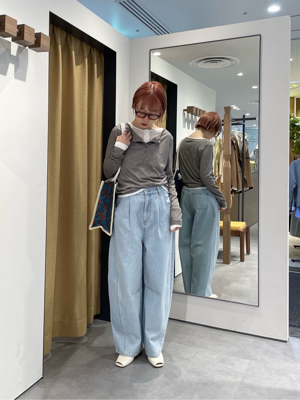 mikuさんの「INDIVI｜バレルデニムパンツ」を使ったコーディネート