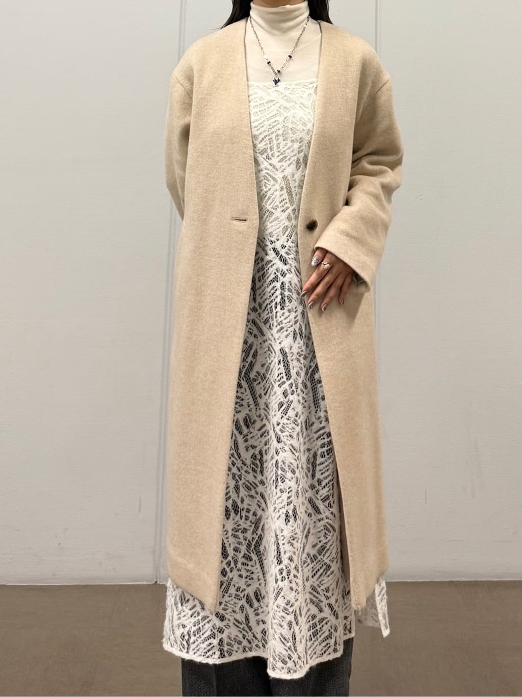 mizukiさんの「INDIVI｜【軽量／ウール混】ライトフォルム ロングコート」を使ったコーディネート