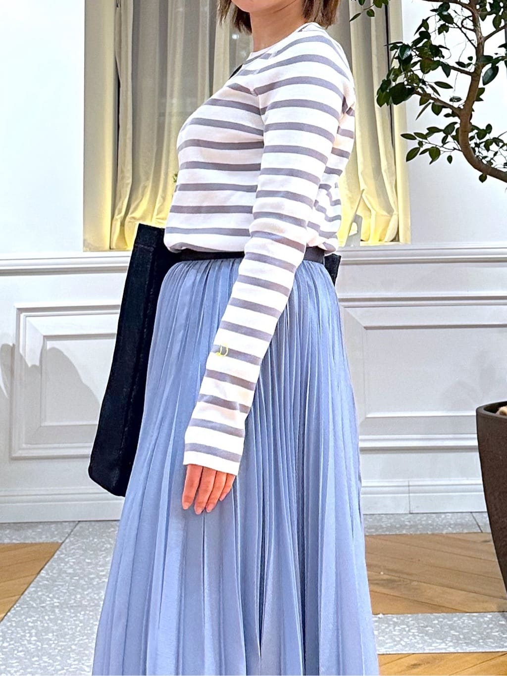 なべこさんの「DRESSTERIOR｜ウォッシャブルブライトシアープリーツスカート」を使ったコーディネート