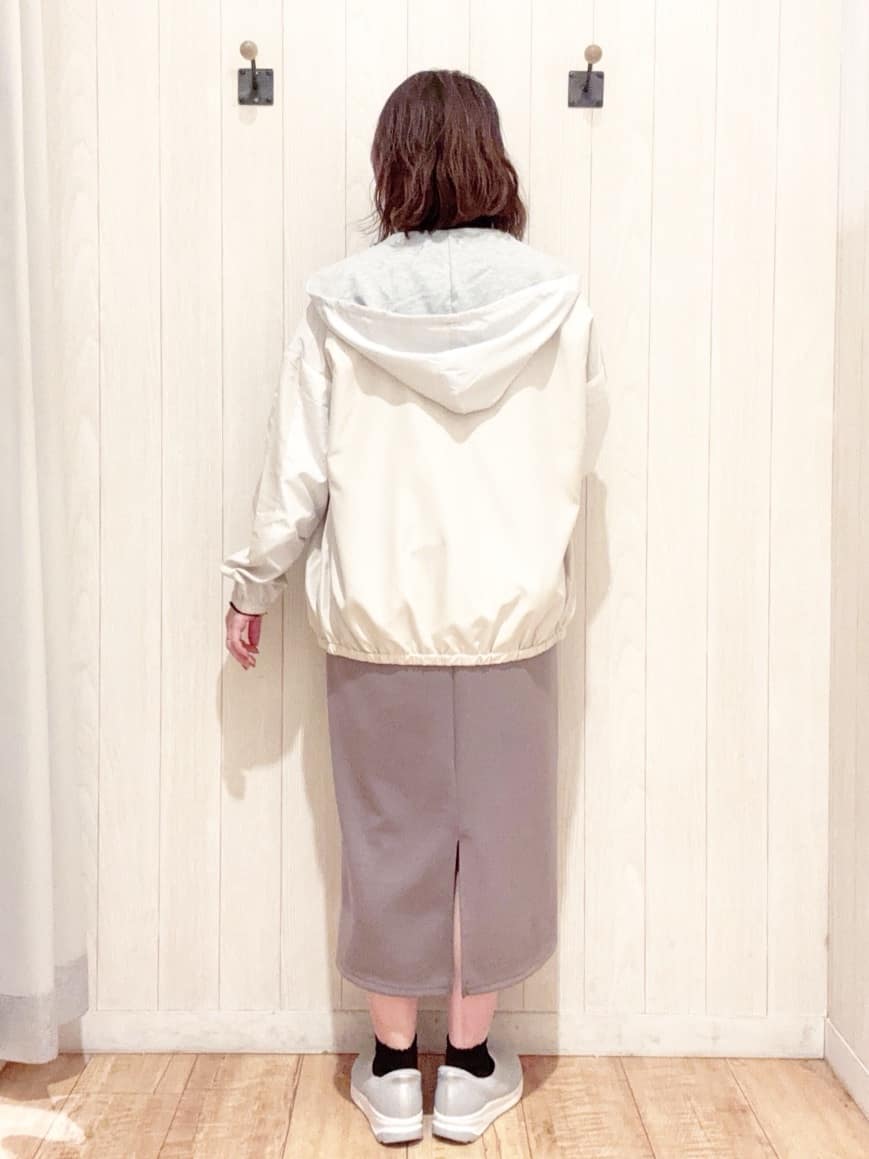 あいこさんの「SHOO･LA･RUE｜【S-LL】大人スポーティ　配色フードブルゾン」を使ったコーディネート