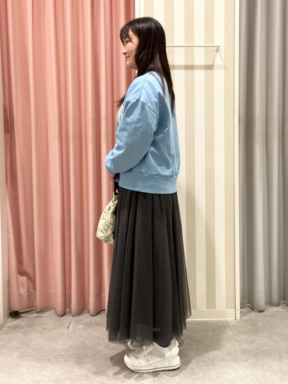 もーりぃさんの「SHOO･LA･RUE｜【綿100%/洗濯機可/S-LL/選べる4柄】ゆるく決めたい日に プリントアソートスウェット」を使ったコーディネート