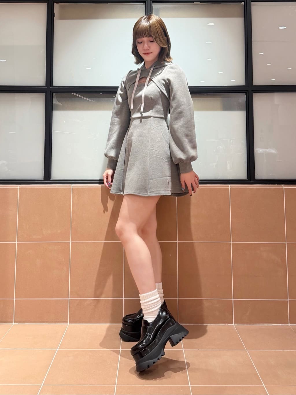 マナミさんの「ESPERANZA｜プラットフォームローファー」を使ったコーディネート