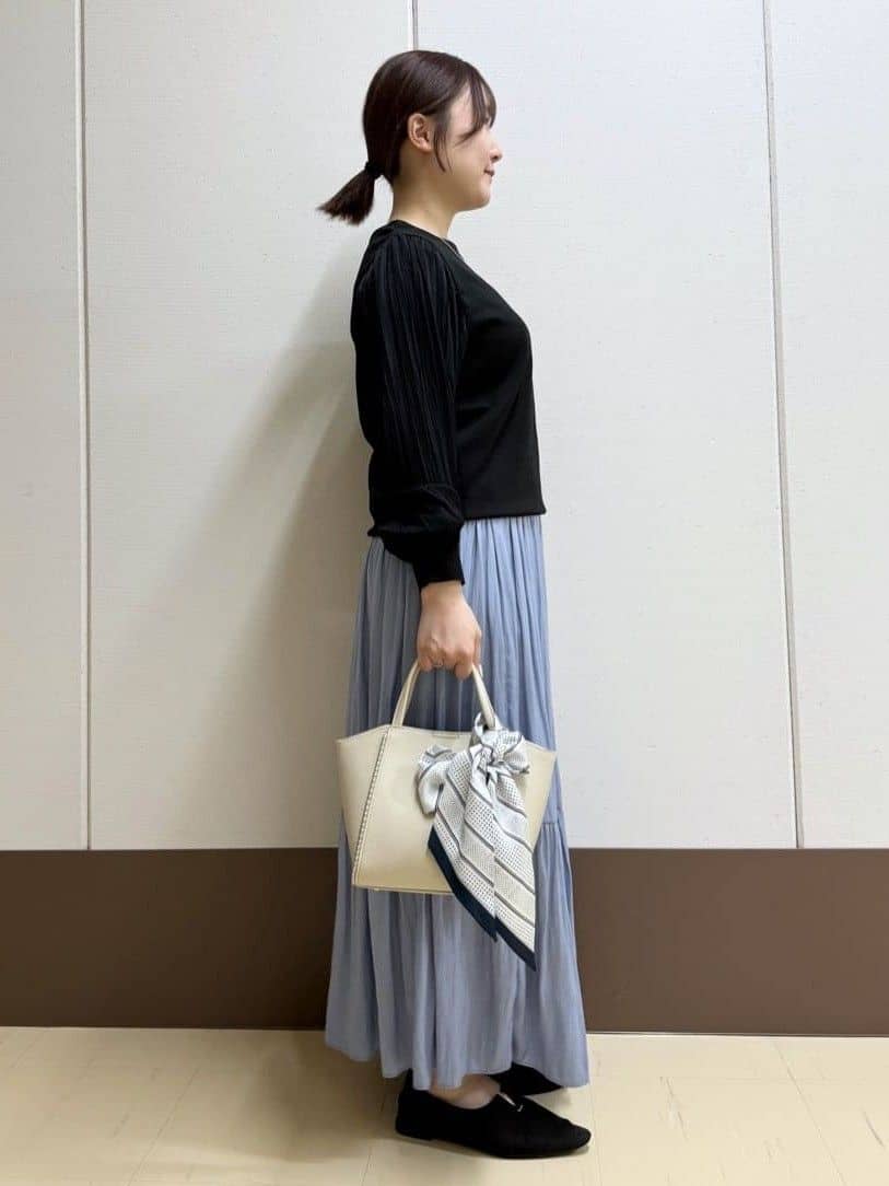 Rikoさんの「INDIVI｜【洗える／華やか】袖プリーツニット」を使ったコーディネート