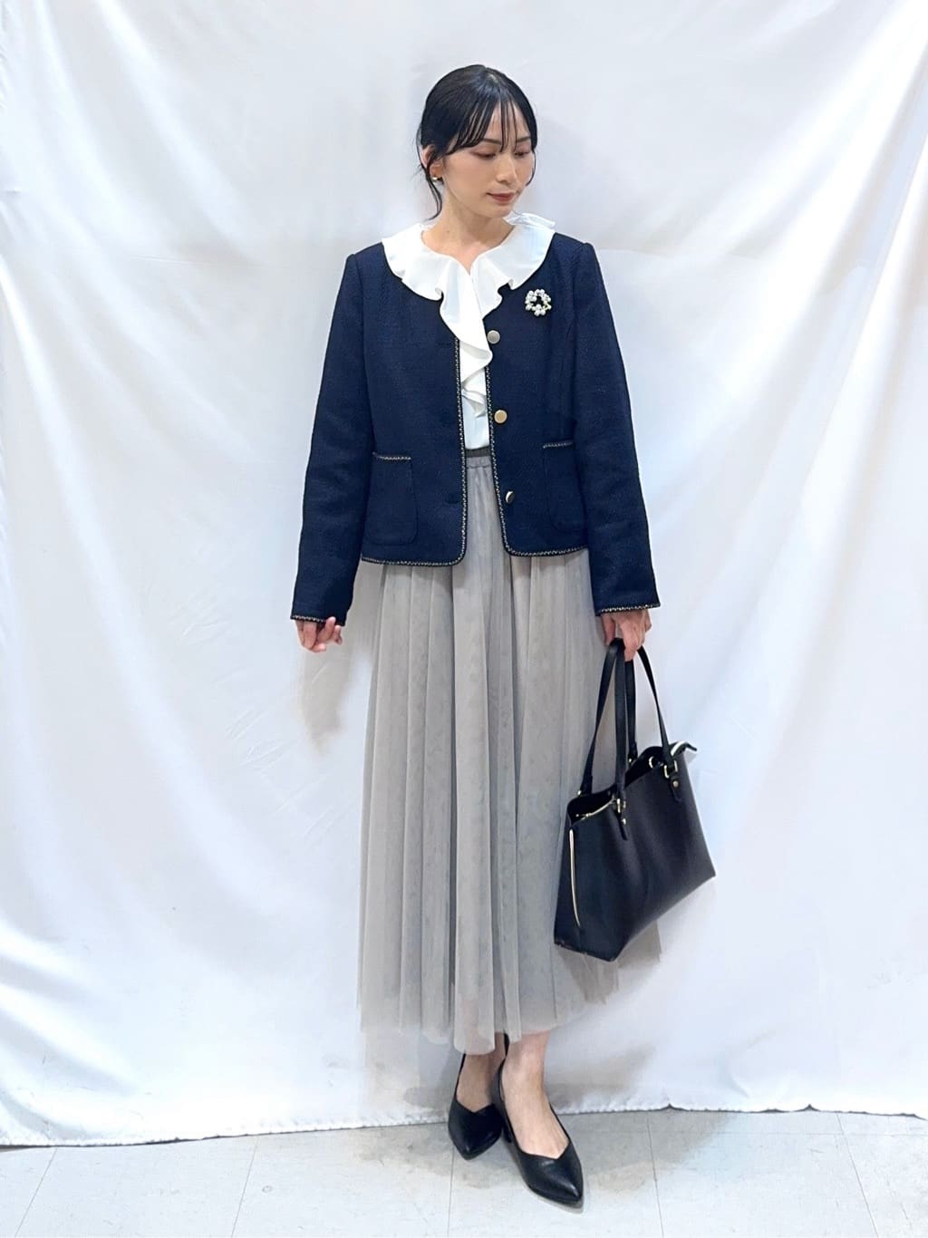 𝐇𝐢𝐫𝐨𝐦𝐢さんの「SHOO･LA･RUE｜【S-3L】オンとオフで印象が変わる ライトツイードジャケット」を使ったコーディネート