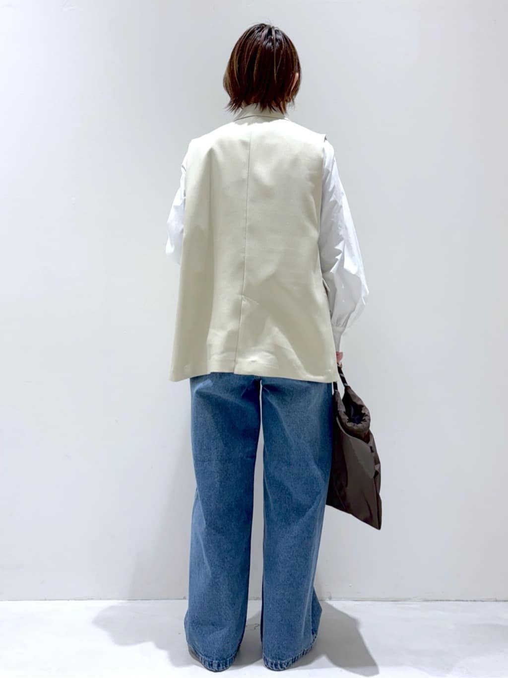 こじさんの「OPAQUE.CLIP｜金ボタンダブルブレストテーラードジレ／セットアップ対応【洗える】《S～LL》」を使ったコーディネート