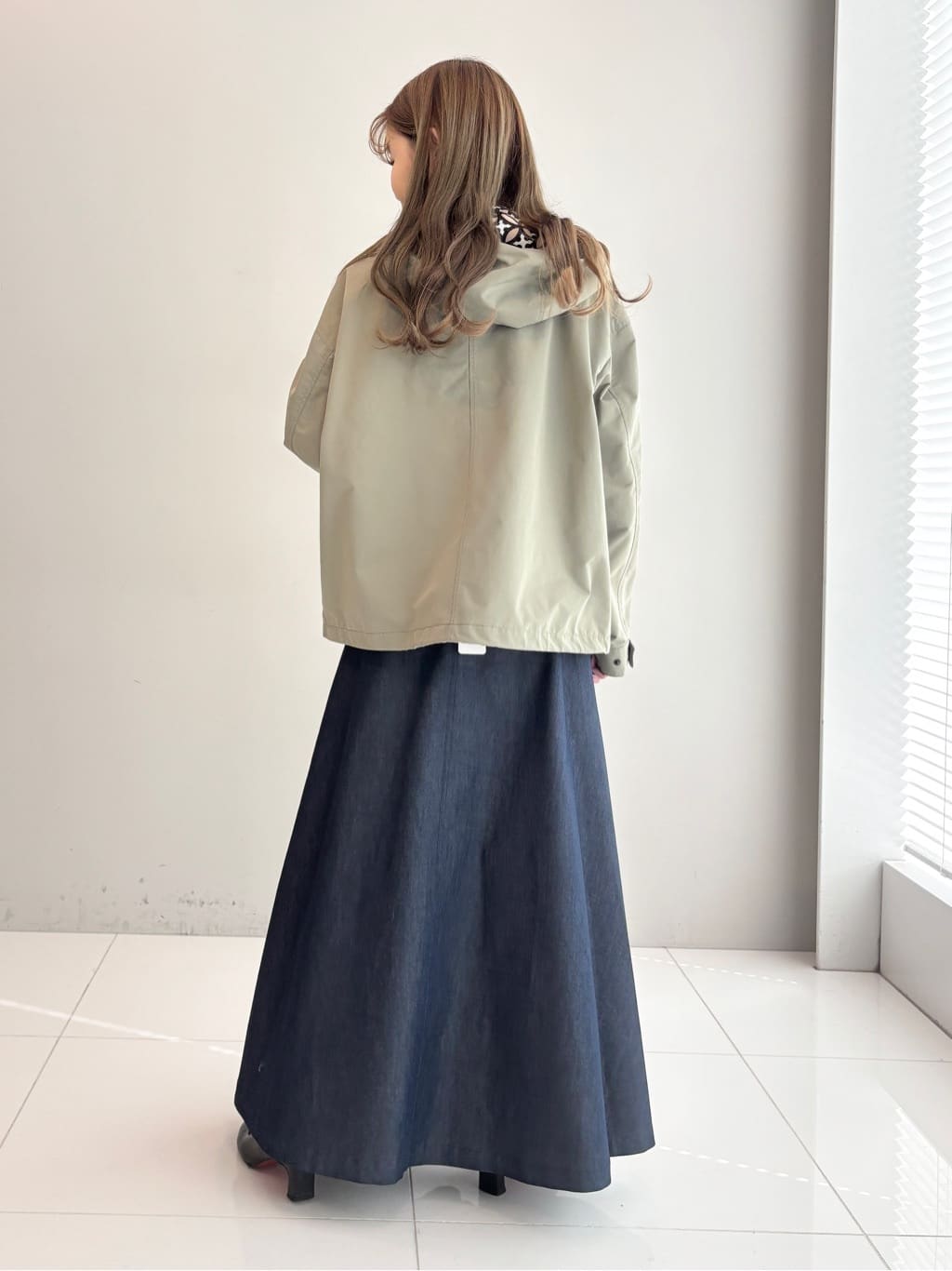 清水夏姫さんの「DRESSTERIOR｜【ウォッシャブル/撥水素材】撥水ツイル マウンテンパーカー」を使ったコーディネート