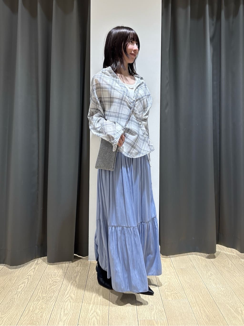 Yoshimiさんの「INDIVI｜【2WAY／シアー】バイアスチェック柄＆無地 カシュクールシャツ」を使ったコーディネート