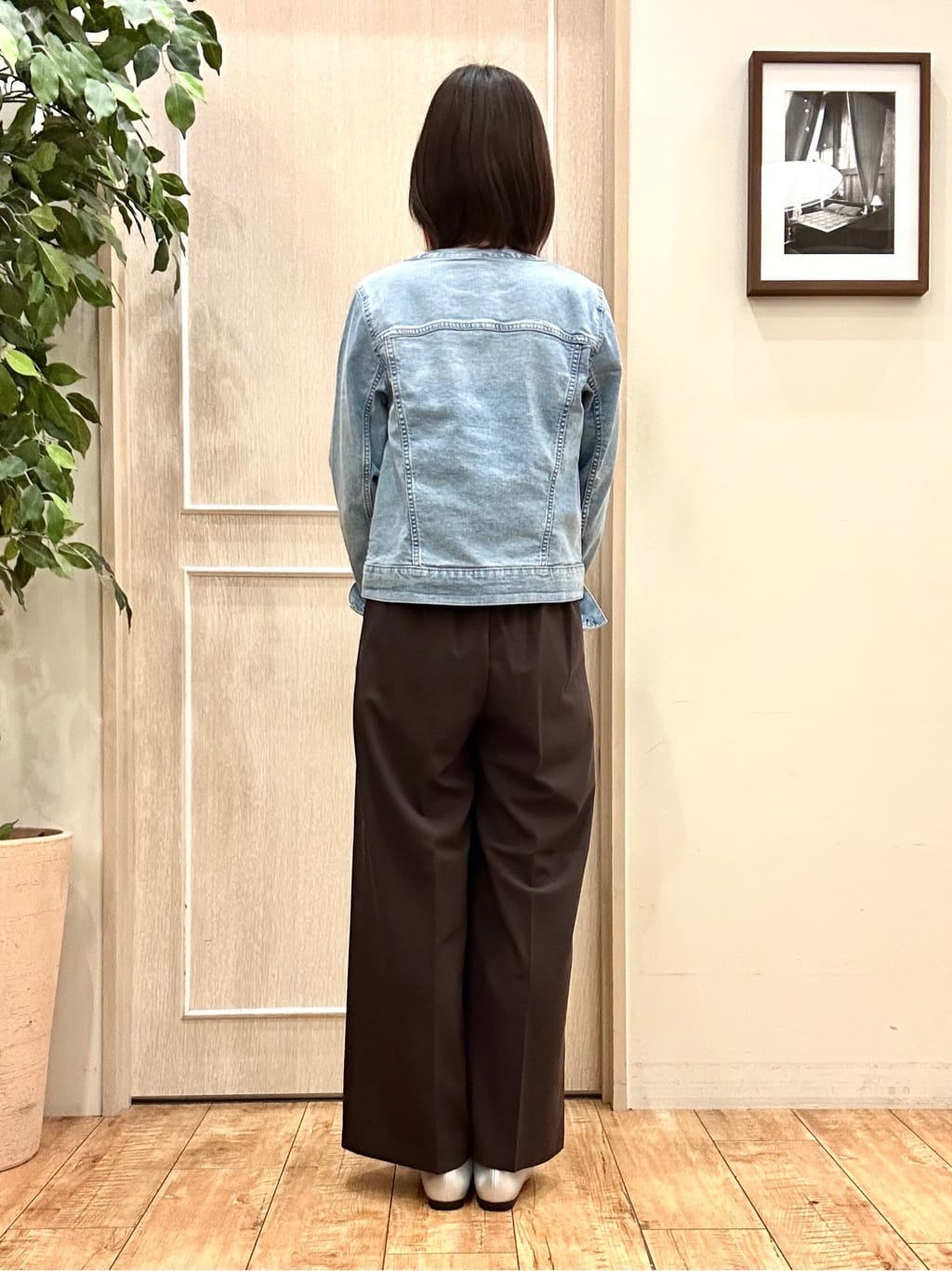 りかさんの「SHOO･LA･RUE｜【着丈選べる/S-LL】センタープレスできちんと見え イージーワイドパンツ」を使ったコーディネート